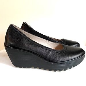Fly slip in Wedge shoes in black - size 39 - never worn